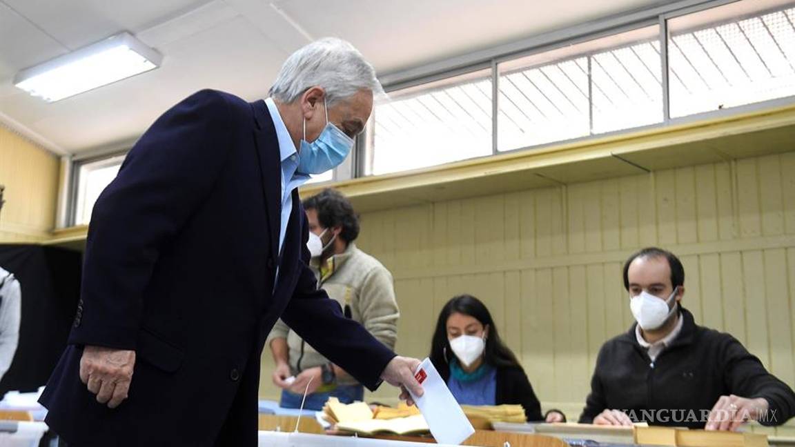 $!Abren las casillas electorales en históricos comicios constituyentes en Chile