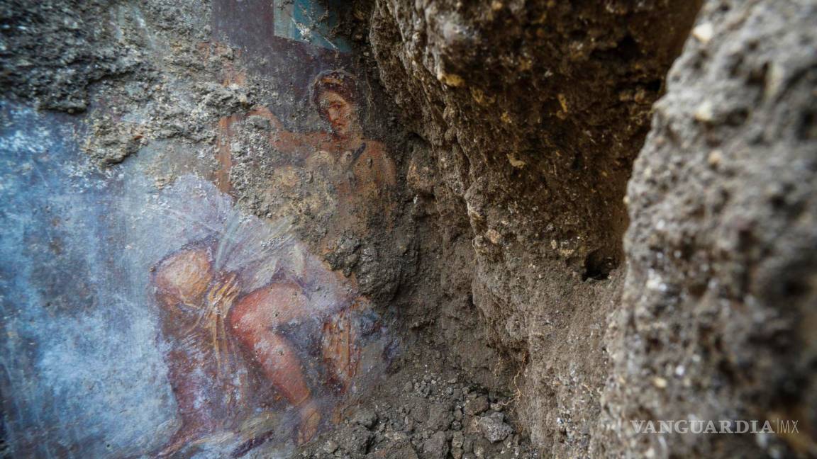 Descubren en Pompeya un fresco del mito griego de Leda y el cisne