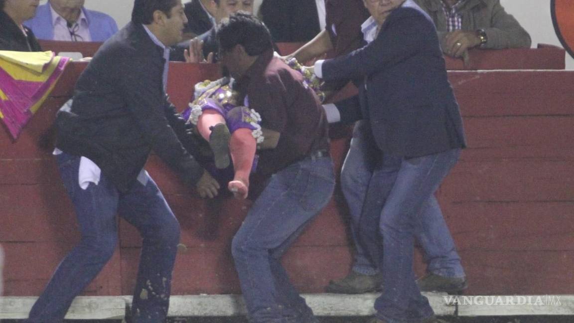 $!Toro le destroza la mandíbula a Hilda Tenorio