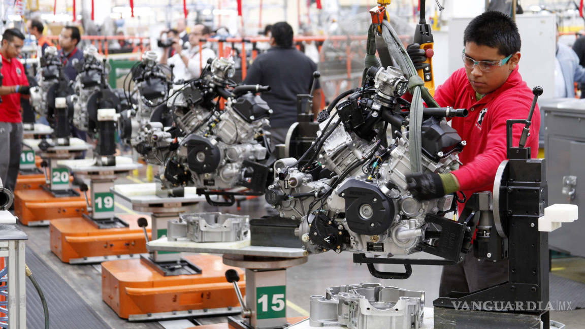 Producción industrial retrocedió 0.1% en febrero, reporta Inegi