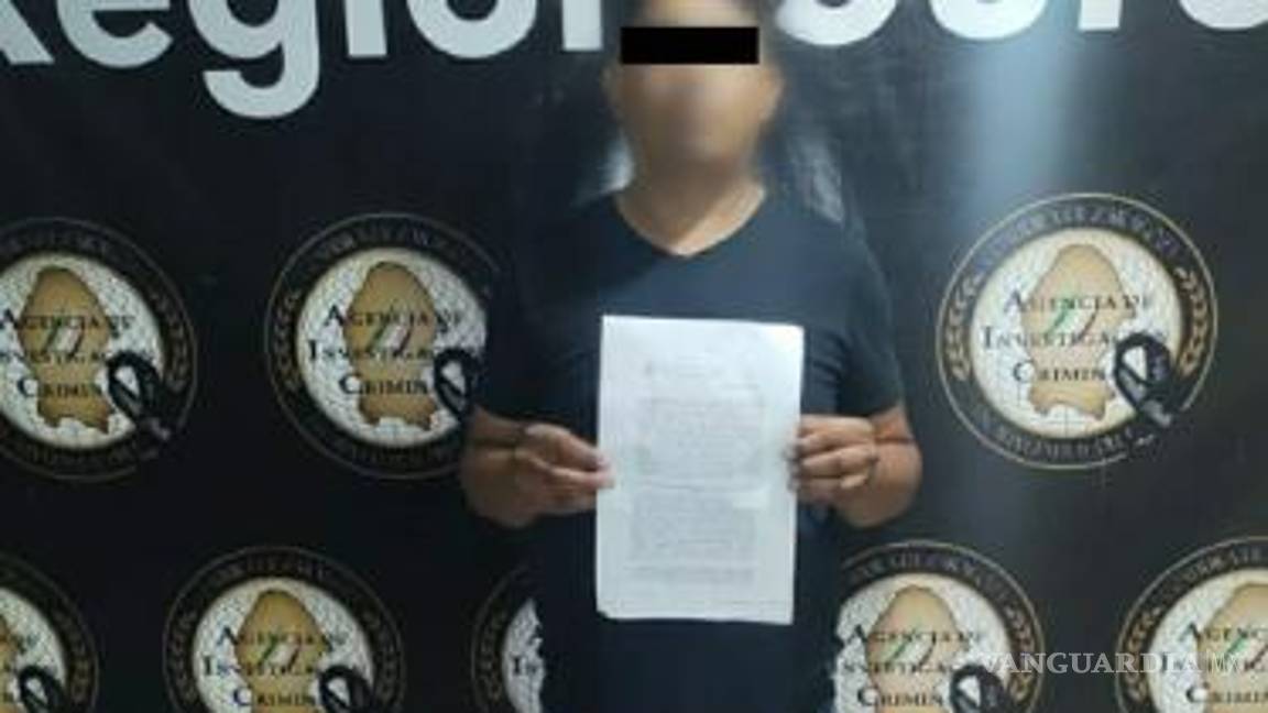 $!Saltillo: momento en el que hombres incendiaron casa en la María de León y murieron dos personas (video)