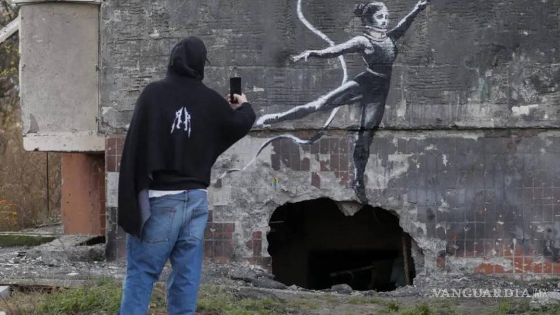 $!Banksy creó siete murales en varios lugares de Ucrania informó el medio especializado The Art Newspaper el 15 noviembre de 2022.