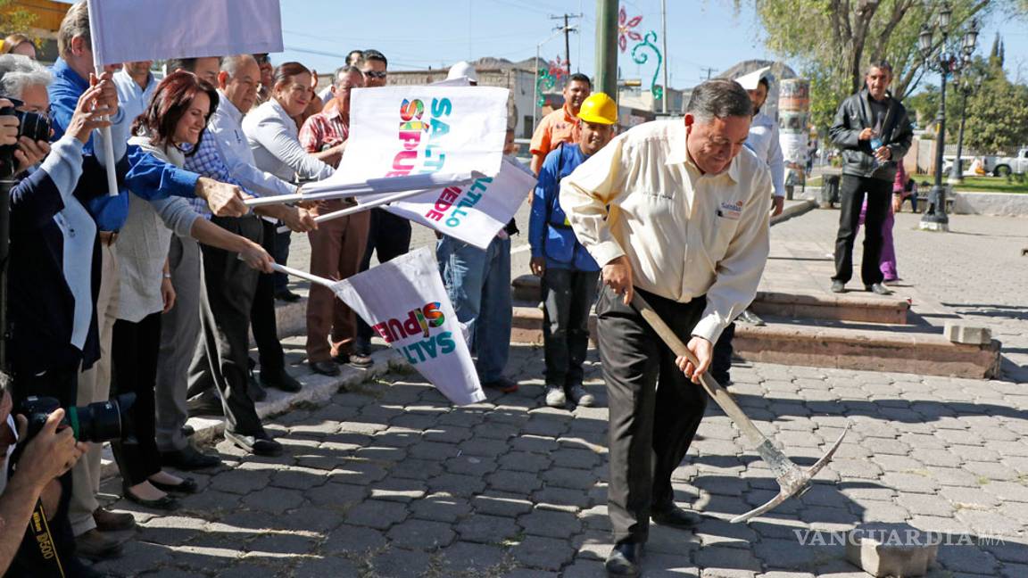 $!Colocan primera piedra de nuevo Biblioparque en Saltillo