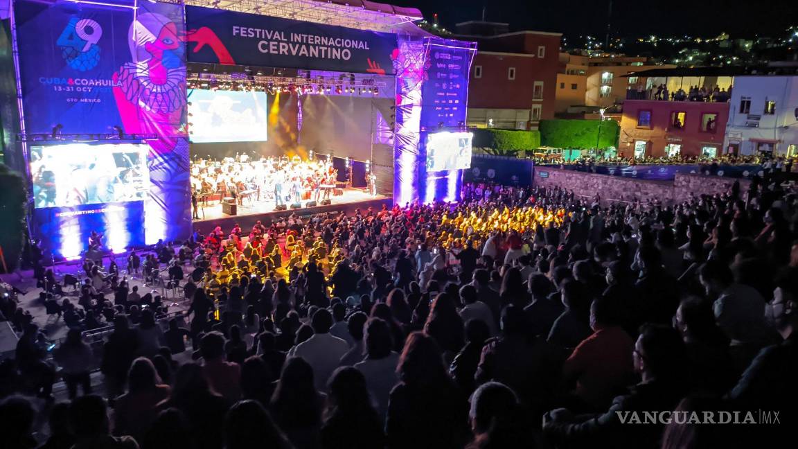 $!Vista general de la inauguración del 49 Festival Internacional Cervantino hen el estado de Guanajuato (México). EFE/Luis Ramírez