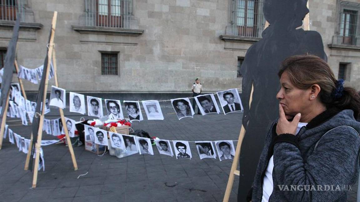 $!Protestan por sus desparecidos frente al Palacio Nacional (fotogalería)