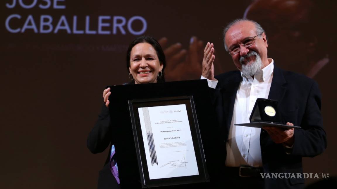 Dan la Medalla Bellas Artes al dramaturgo José Caballero