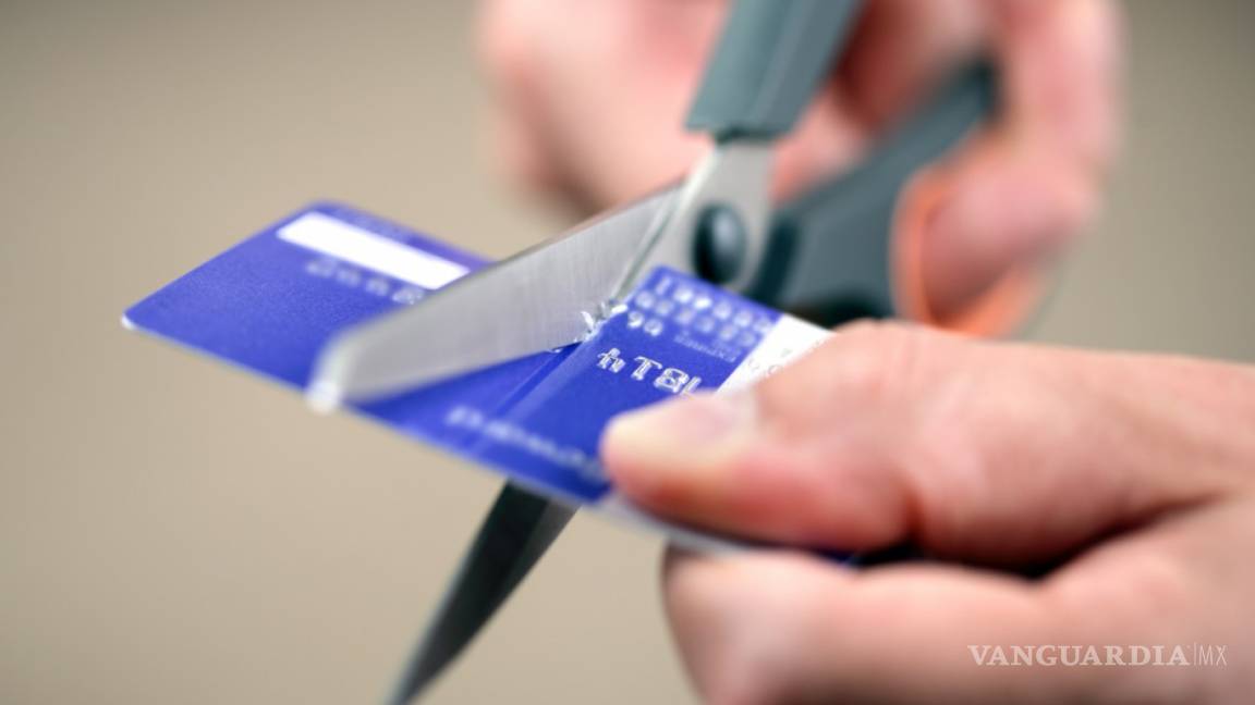 Clientes cancelan más de un millón de tarjetas de crédito en 2021: CNBV