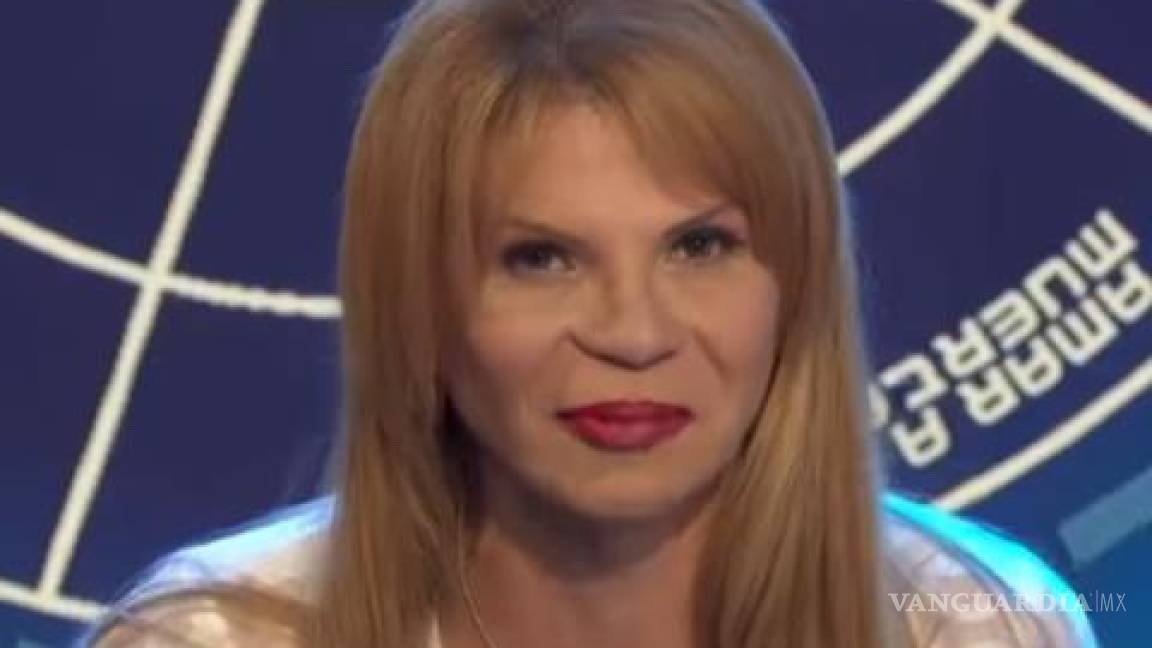 $!Juan Gabriel no está vivo, incluso yo le dije como iba a morir: Mhoni Vidente