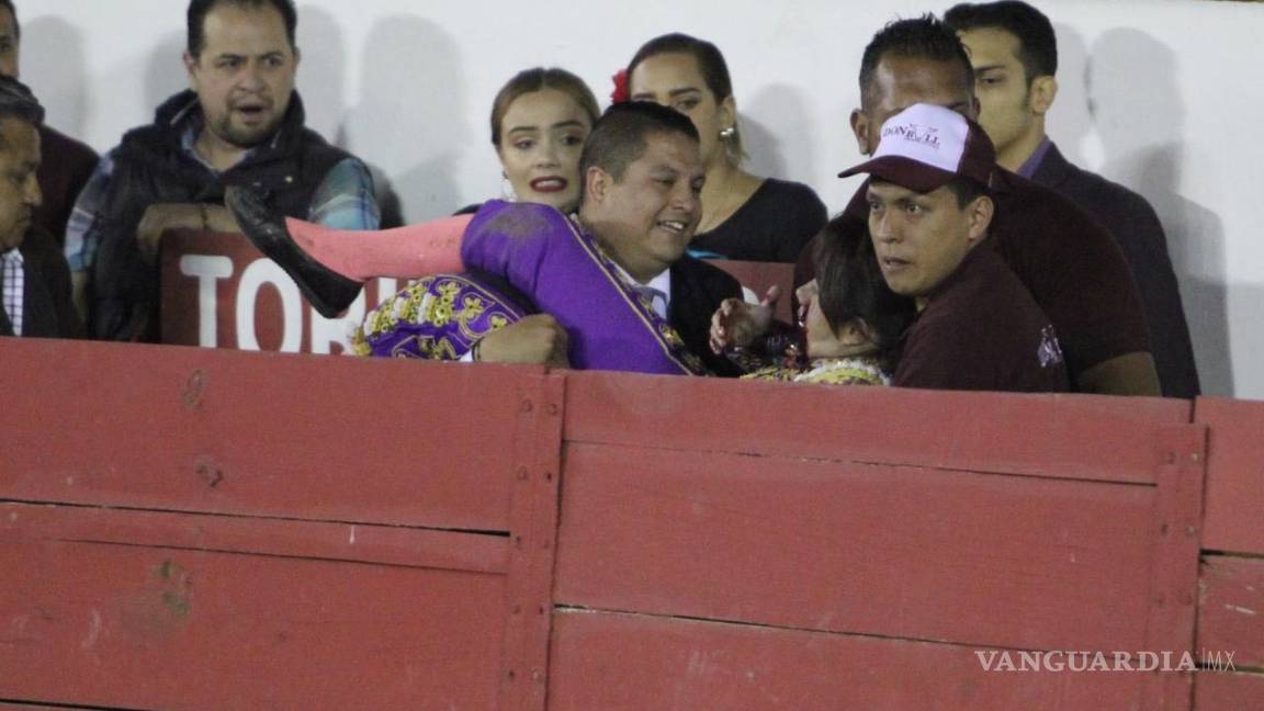 $!Toro le destroza la mandíbula a Hilda Tenorio