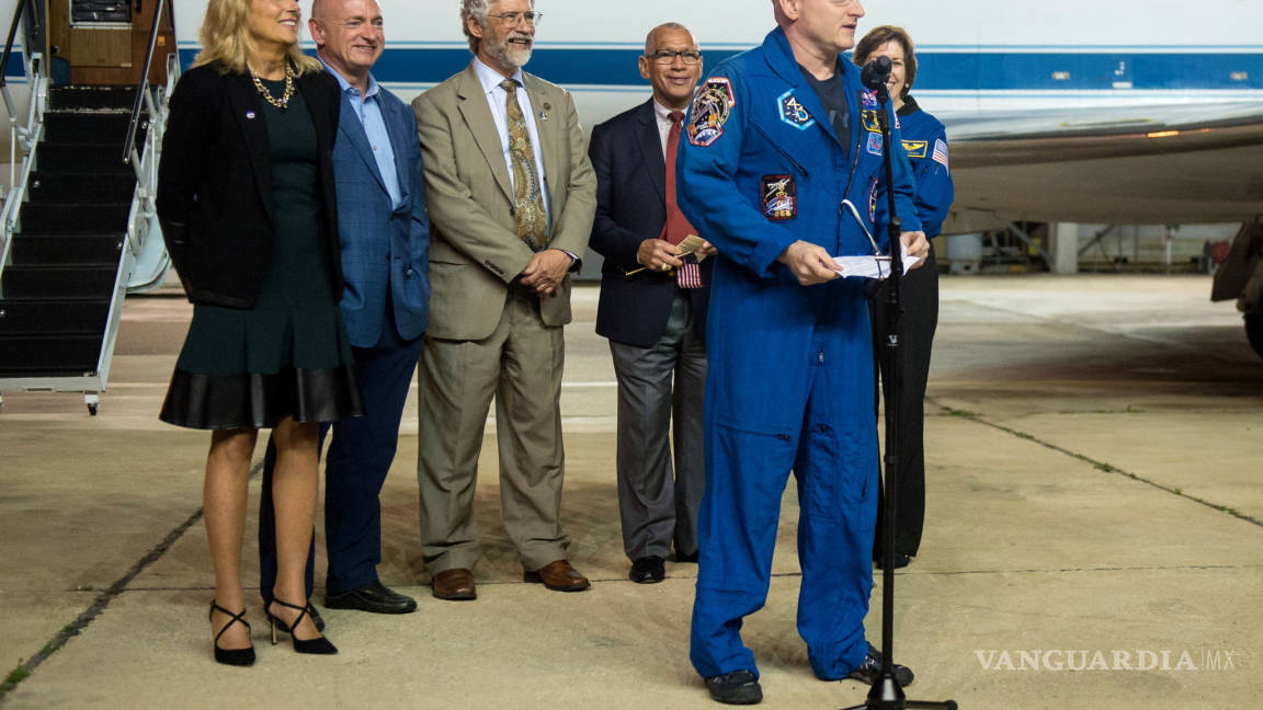 El astronauta Scott Kelly creció cinco centímetros en el espacio