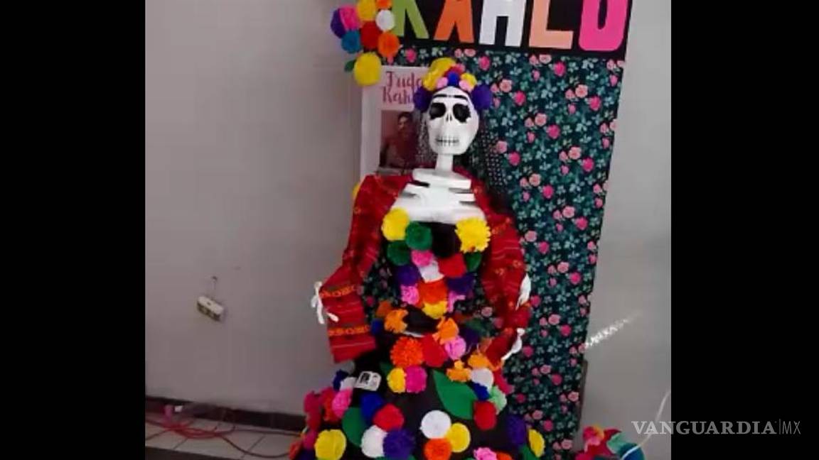 $!Agregaron luces y sonido a las catrinas robotizadas, siendo los principales movimientos mecanizados los de la boca y brazos, así como la voz.