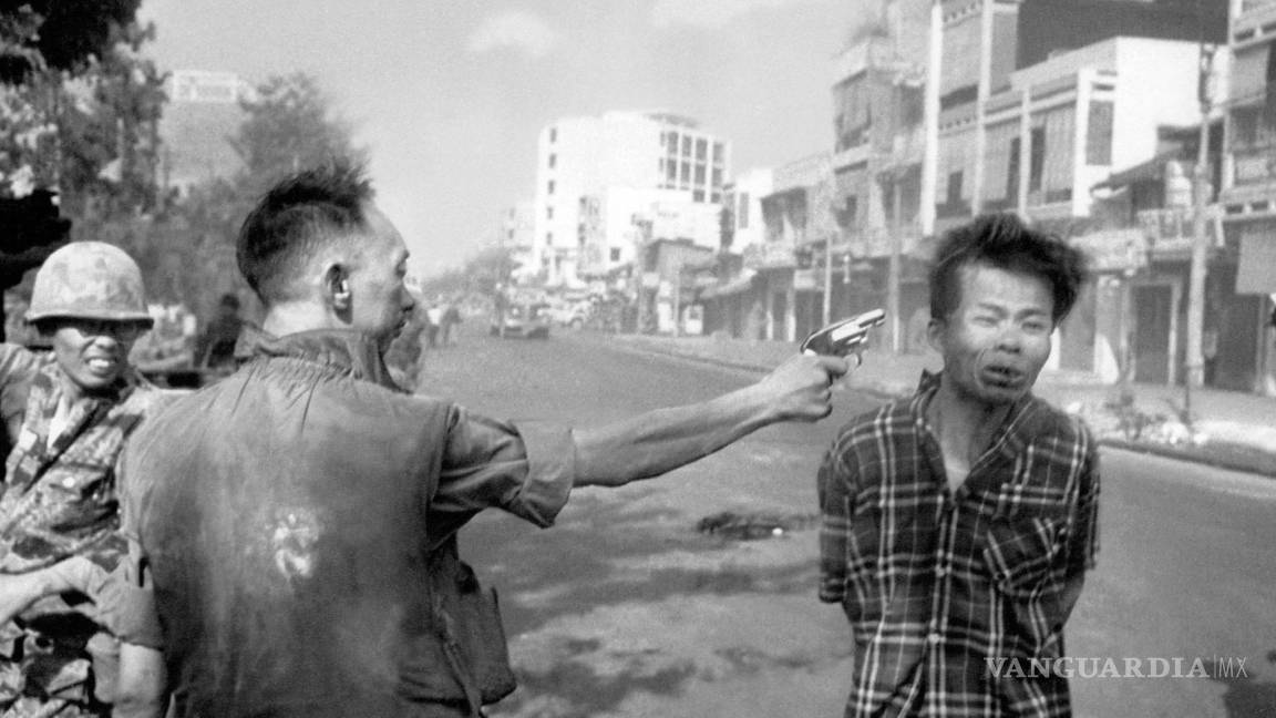 Hace 50 años, una fotografía de Eddie Adams cambió la Guerra de Vietnam
