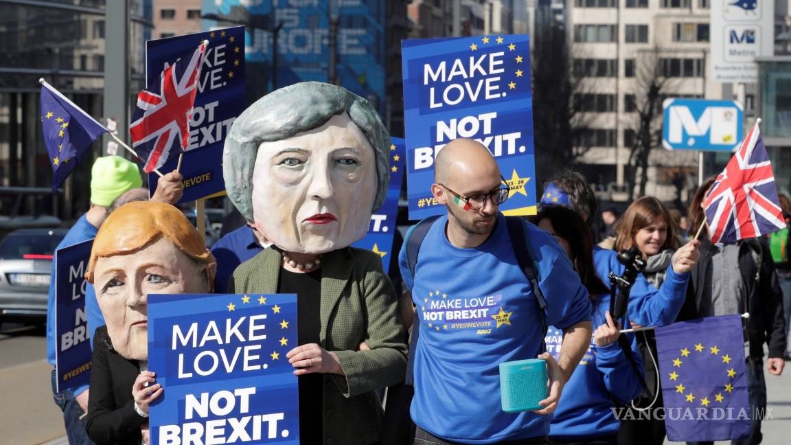 $!Hoy cumbre clave en la Unión Europea para el futuro del "brexit", más de un millón de personas piden revocarlo