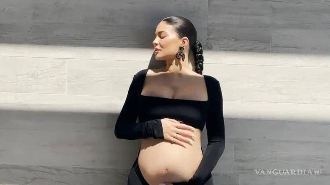 ¡Kylie Jenner confirma estar embarazada por segunda vez!