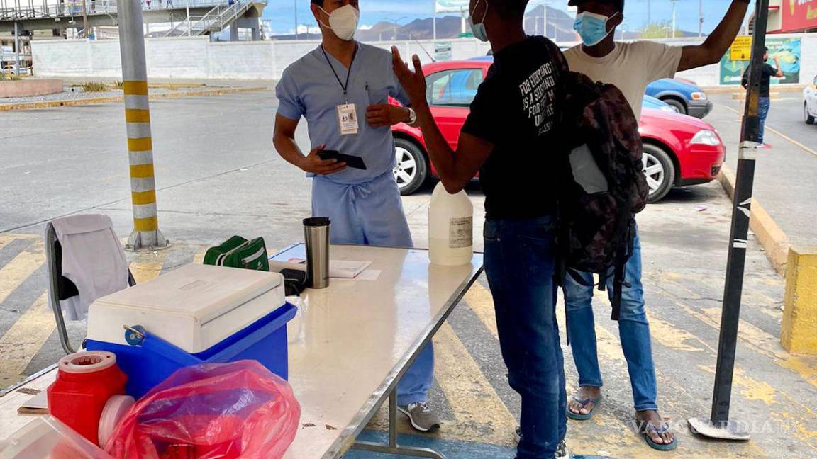 Coahuila: SS vacuna a migrantes contra COVID-19