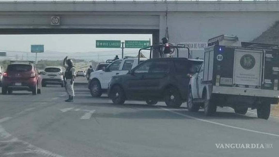 Dejan cuerpo de un ejecutado colgado de un puente, en Nuevo León