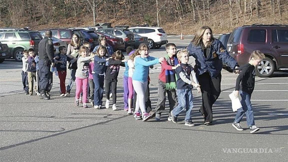 Enseñan a niños canción para esconderse ante un tiroteo en un colegio de EU