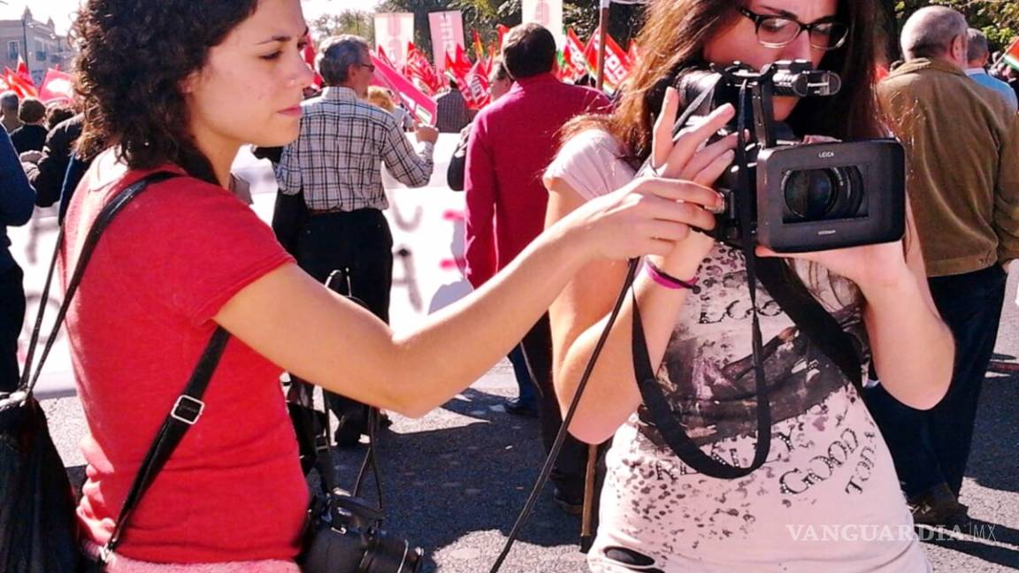 Mujeres periodistas enfrentan más ataques que los hombres en Twitter