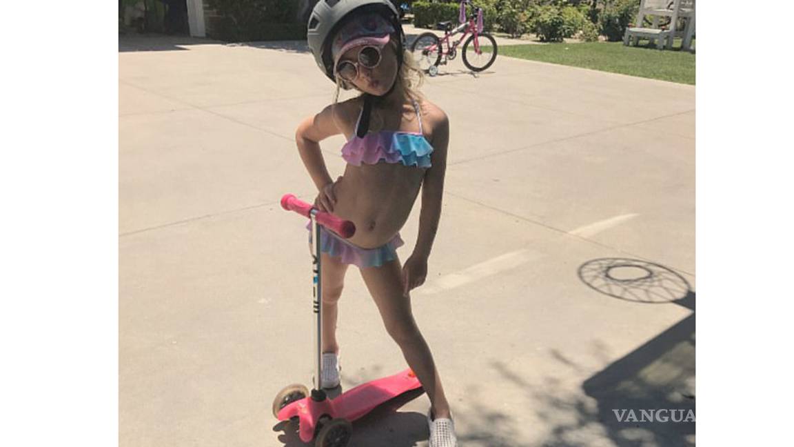 $!Jessica Simpson publica una foto de su hija en bikini y las redes sociales enfurecen