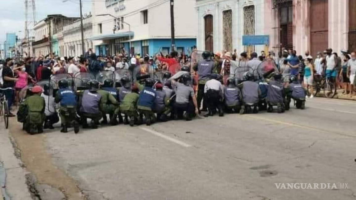 Miles protestan en Cuba contra el gobierno; Díaz-Canel ordena represión