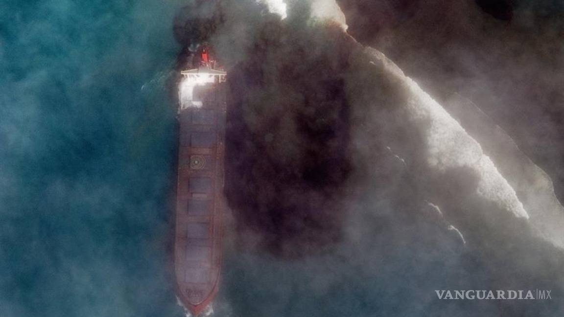 Islas Mauricio declara la emergencia ambiental por derrame de un barco petrolero