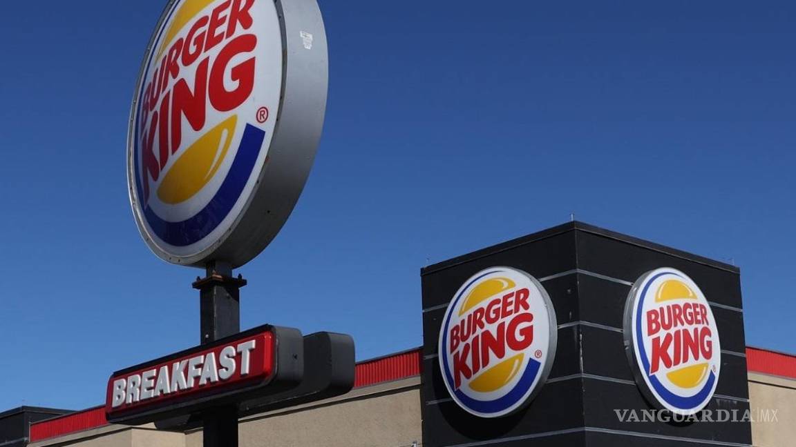 Burger King debe pagarle 8 millones de dólares porque se cayó en el baño