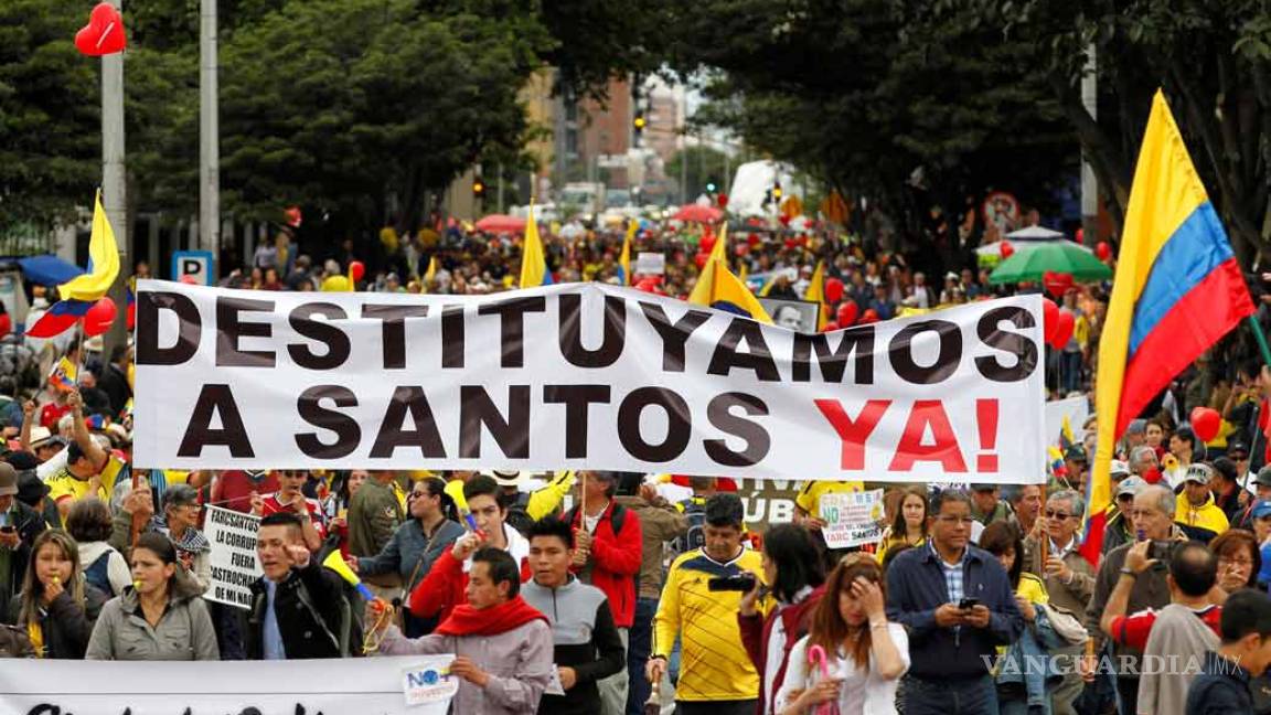 Marchan en Colombia contra Santos y el Acuerdo de Paz
