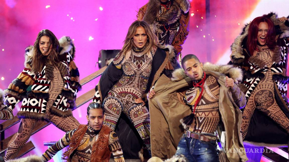 $!Jennifer López impacta en los ‘American Music Awards’ con sensual baile