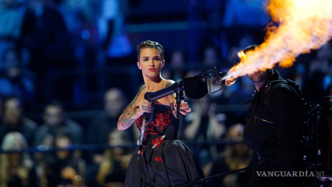 $!Justin Bieber se embolsa cinco premios en los EMA