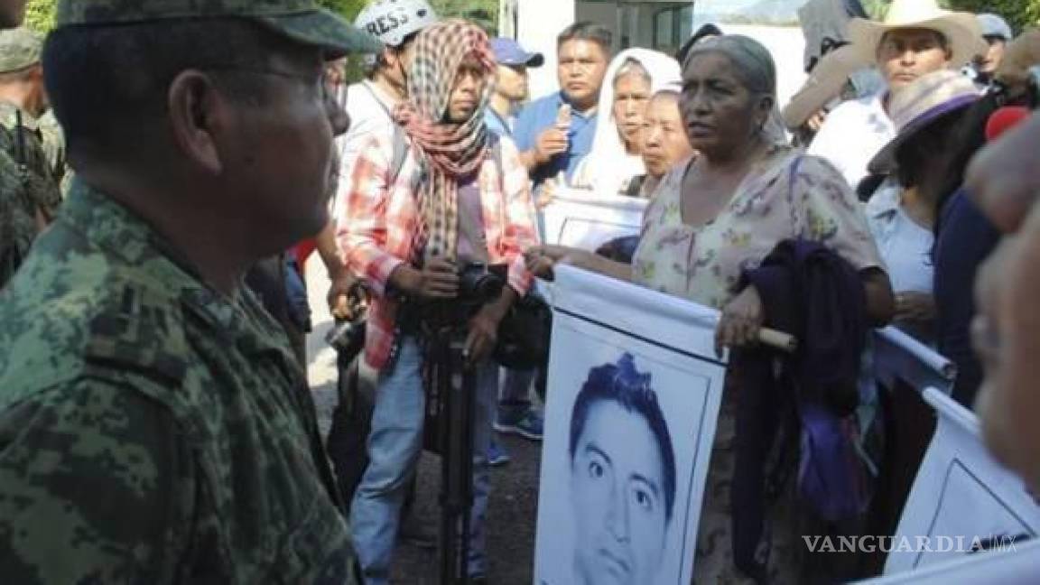Dictan auto de formal prisión a 8 militares del caso Ayotzinapa por delincuencia organizada