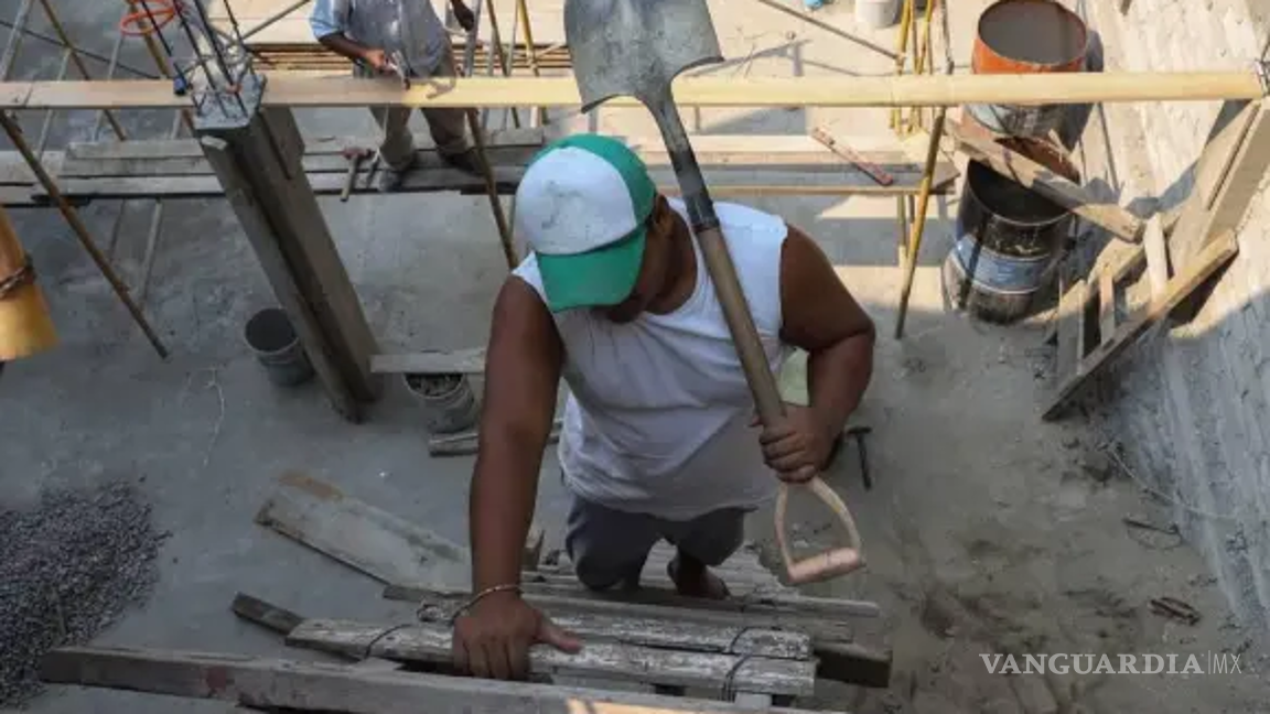 $!Los albañiles son de los oficios con salarios más bajos, de acuerdo con la estadística oficial.