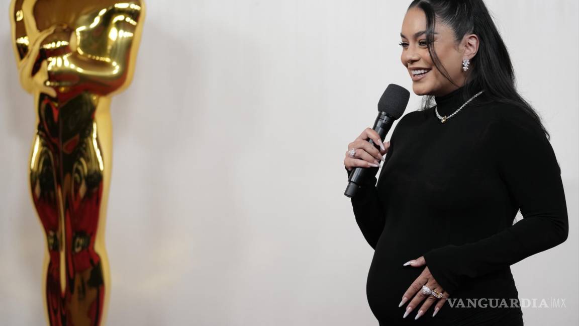 Vanessa Hudgens revela con orgullo su embarazo en la alfombra roja del Oscar 2024