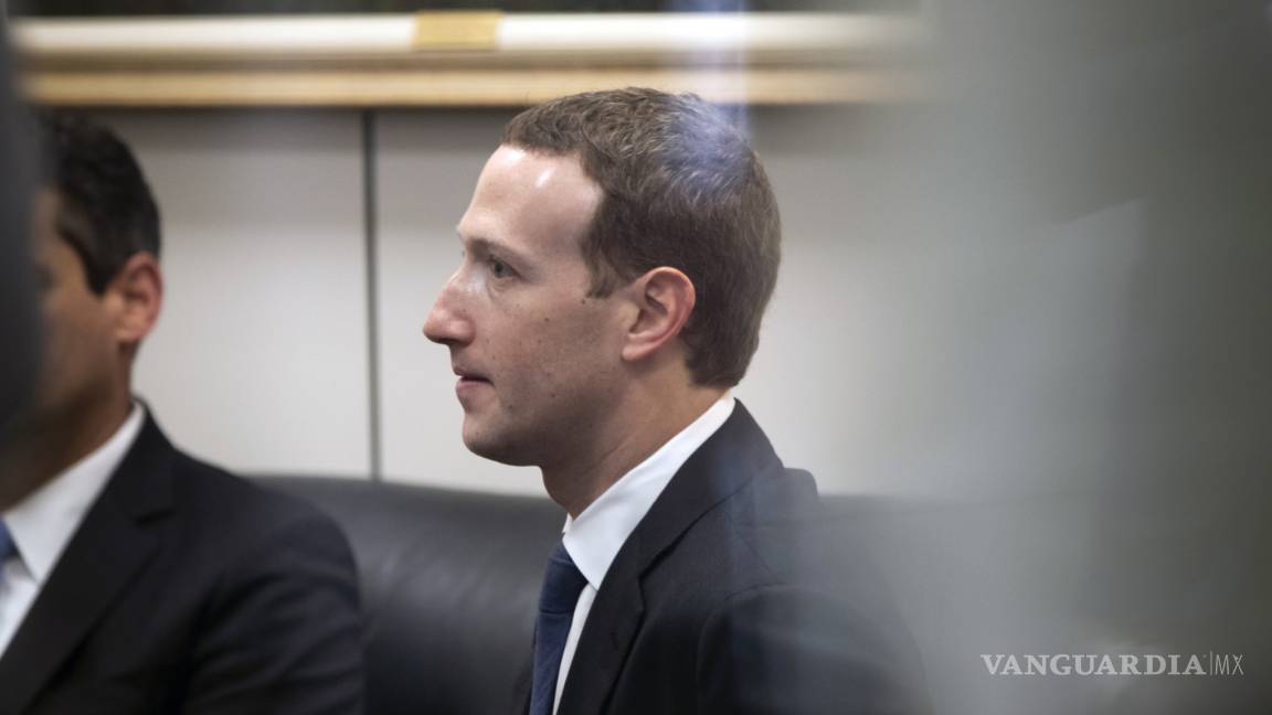 Zuckerberg se reúne con legisladores previo a audiencia