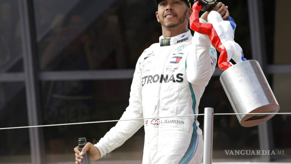 Hamilton domina el GP de Francia y recupera liderato; 'Checo' abandona la carrera