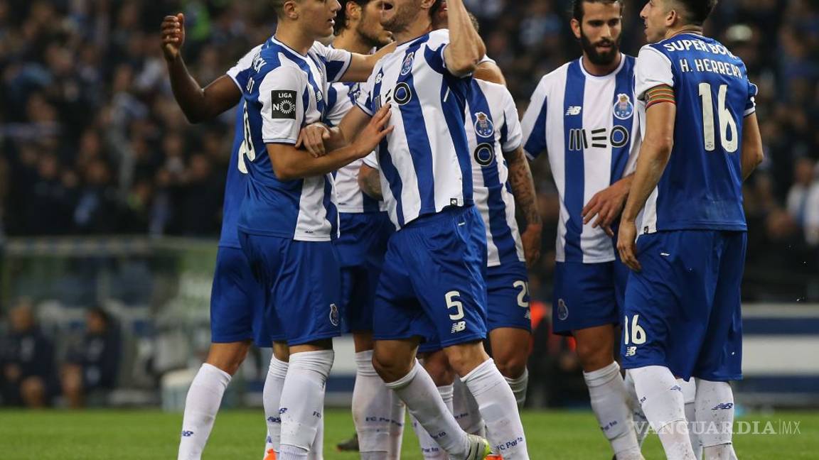 $!A paso de líder, Porto 'liquida' al Sporting de Lisboa en lucha por el título