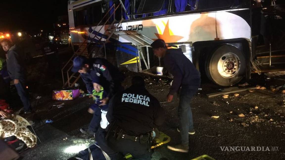 Choque entre un autobús y un camión de carga deja 11 muertos y 9 heridos en Chihuahua