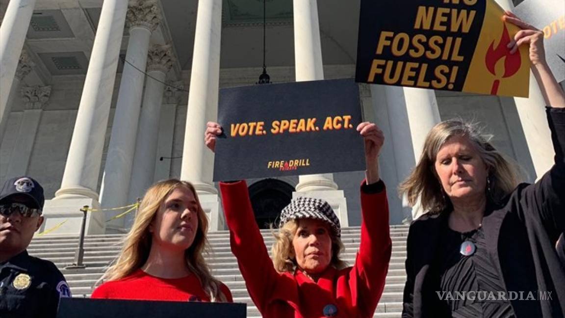 Detienen a Jane Fonda durante manifestación en Washington (video)