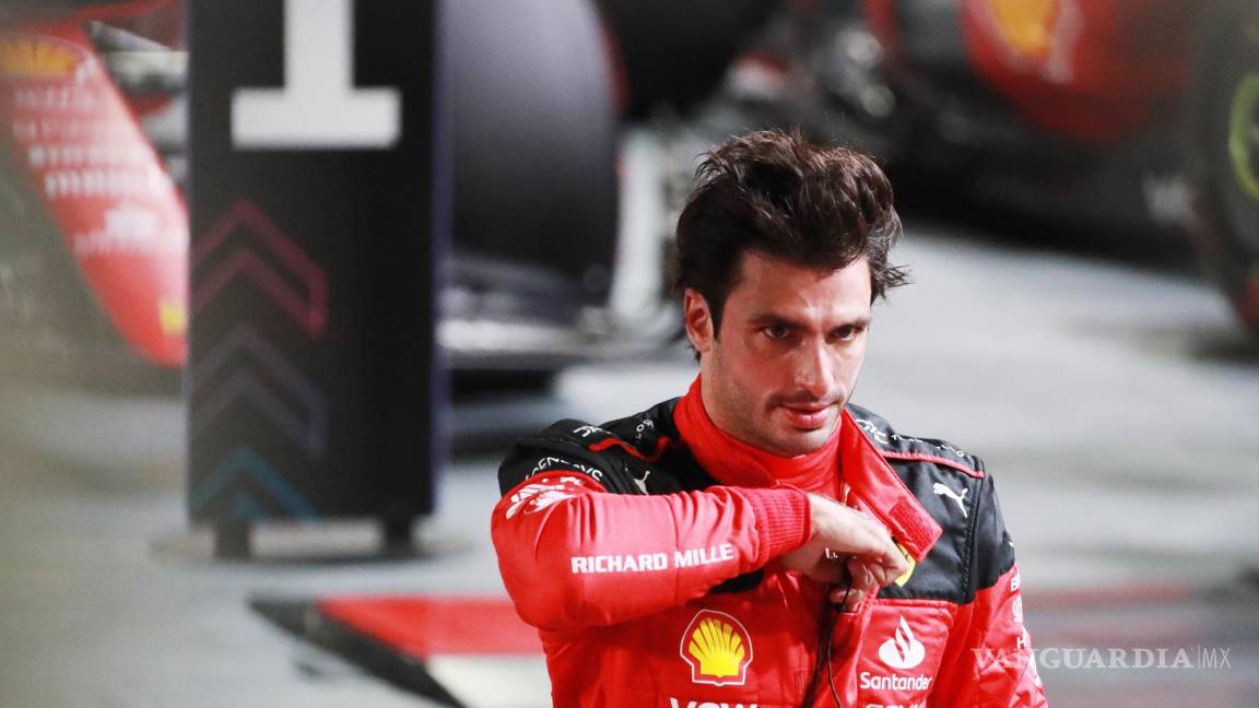 ¡Checo Pérez lejos del podio! Carlos Sainz con Ferrari se lleva el GP de Singapur
