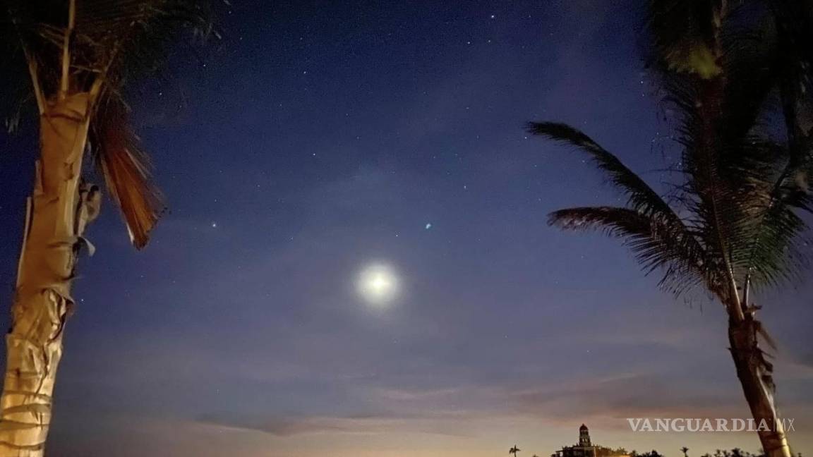 $!En plenilunio, con su inmenso abrazo cálido me cubre. Por el autor, en Cerritos, Baja California Sur, a 20 kilómetros de Todos Santos.