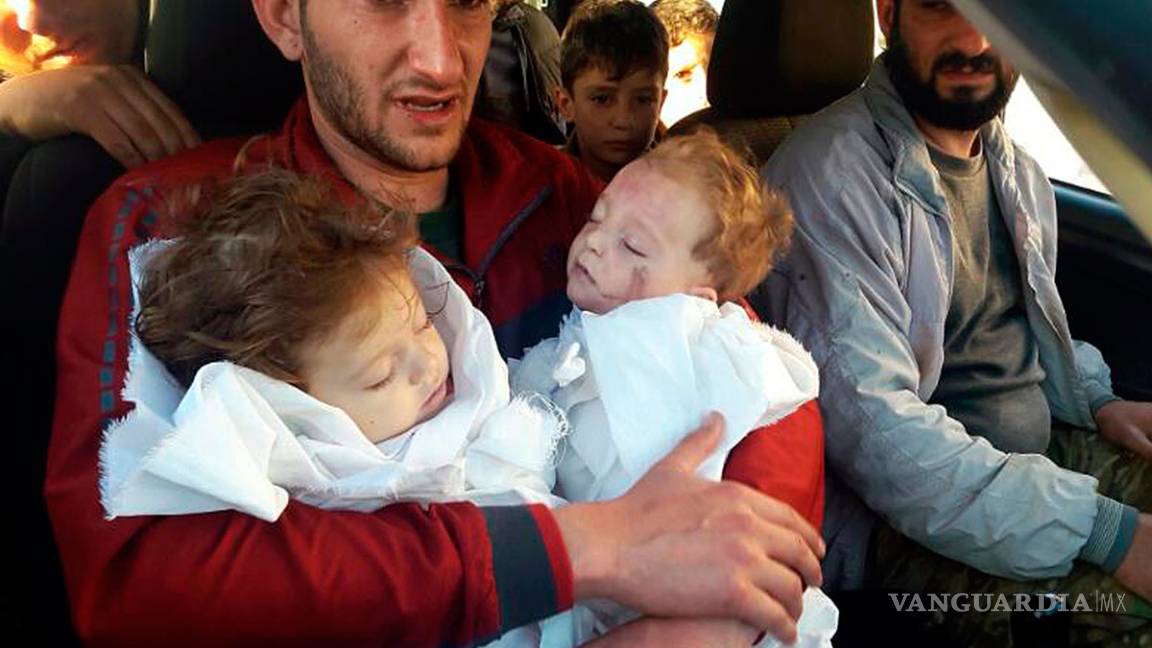 $!"Todos están muertos", padre sirio perdió a sus bebés, esposa y 19 parientes en ataque químico