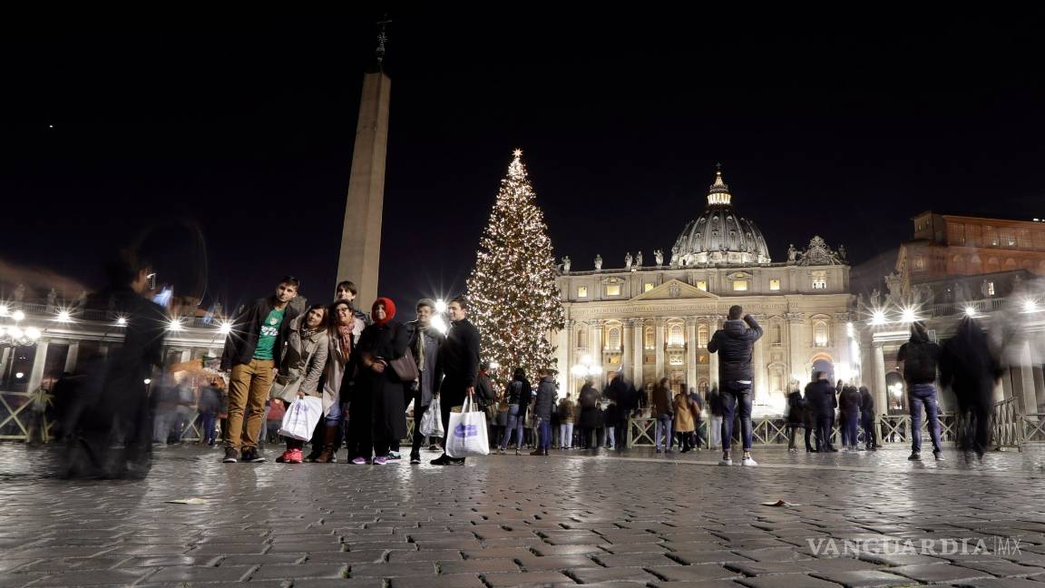 $!Inauguran el árbol de Navidad en El Vaticano