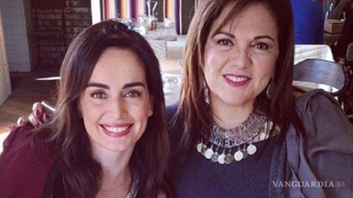 $!Acarrean a empleados de gobierno para 'apoyar' a mamá de Ana de la Reguera, en Veracruz