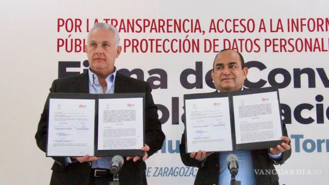 Firma Román Alberto Cepeda, alcalde de Torreón, convenio de colaboración con el ICAI