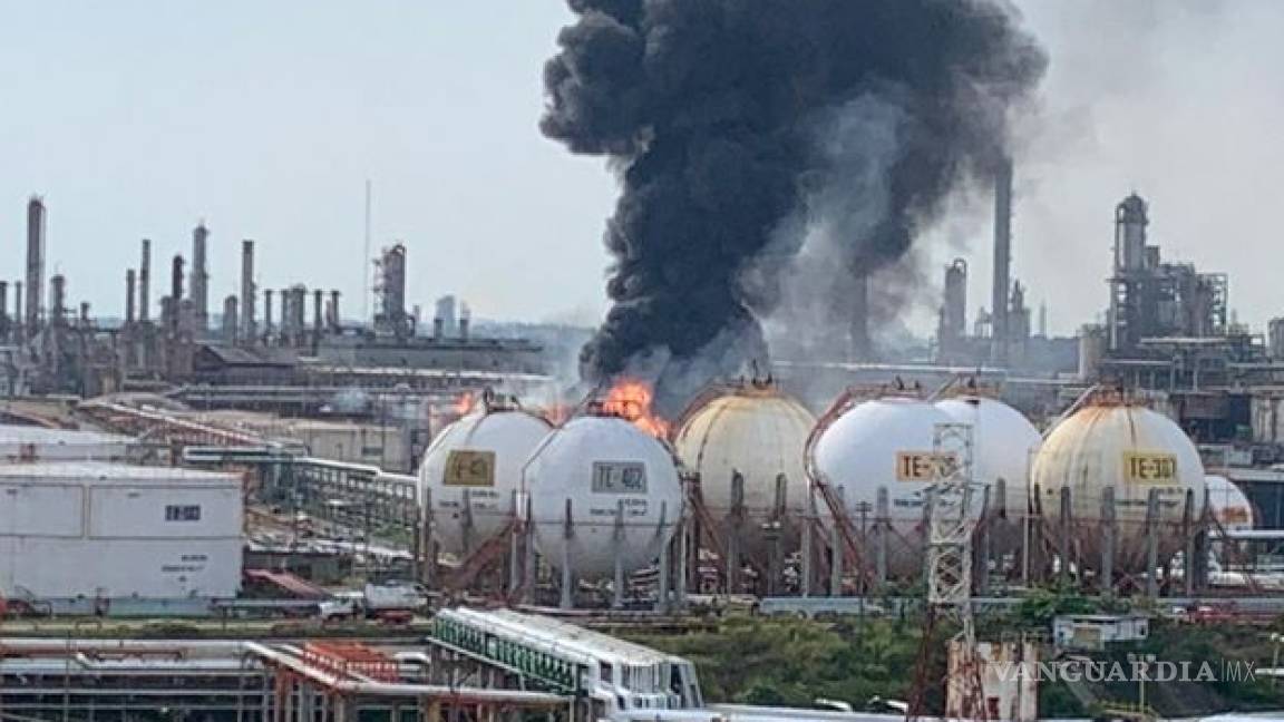 Reportan explosión en refinería Lázaro Cárdenas de Minatitlán, Veracruz