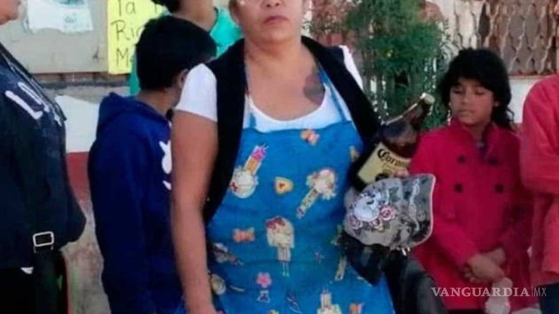 Mujer intenta salvar a 'suicida' con una caguama en Torreón