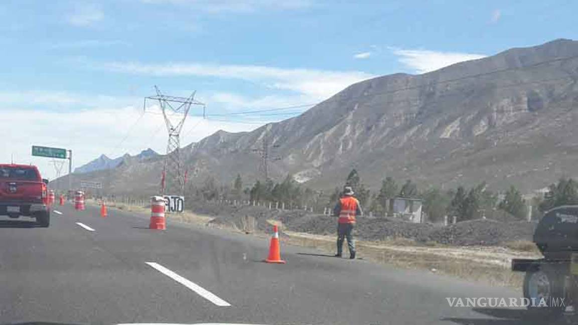 Un muerto deja impacto entre camioneta y un tráiler, en la carretera Monterrey-Saltillo