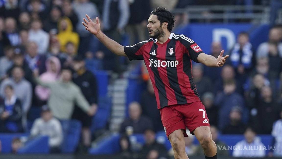 Raúl Jiménez rompe su sequía goleadora, pero Fulham cae ante Brighton en el último suspiro