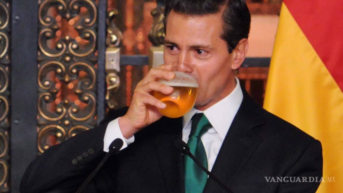 Peña Nieto pide a damnificados que no gasten los apoyos en &quot;una buena cerveza&quot;