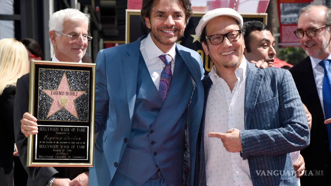 $!Eugenio Derbez devela su estrella en el Paseo de la Fama