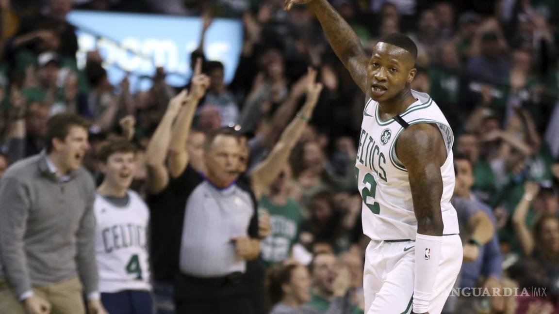 Rozier y Tatum guían a los Celtics en primer triunfo frente a los 76ers